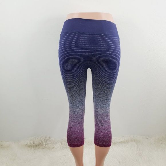 Brooks Women's Multicolor Striped Elastic Waist Run Capri Pants Size M - Picture 2 of 9